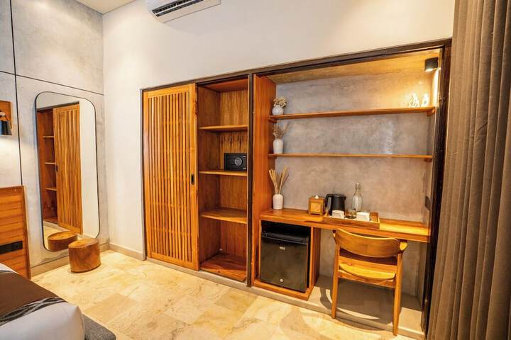 Room 5 of 20