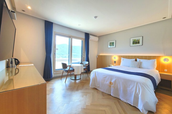 Room 3 of 31