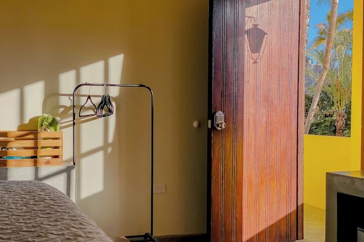 Room 6 of 151