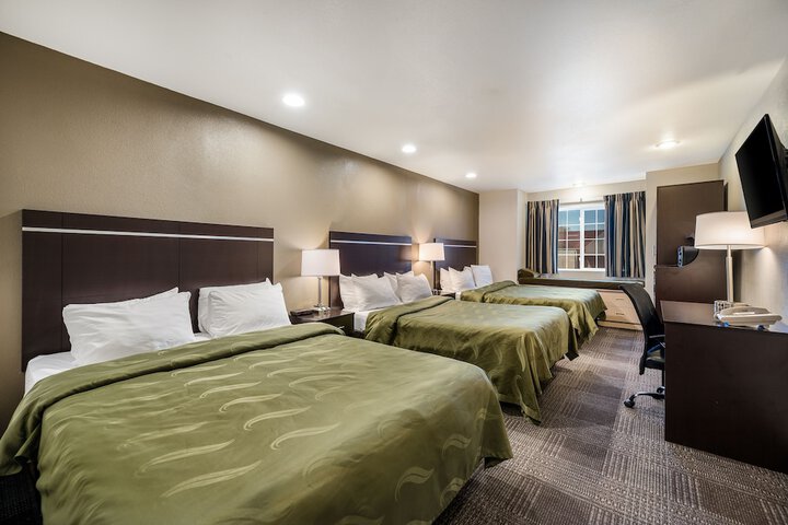 Room 16 of 40