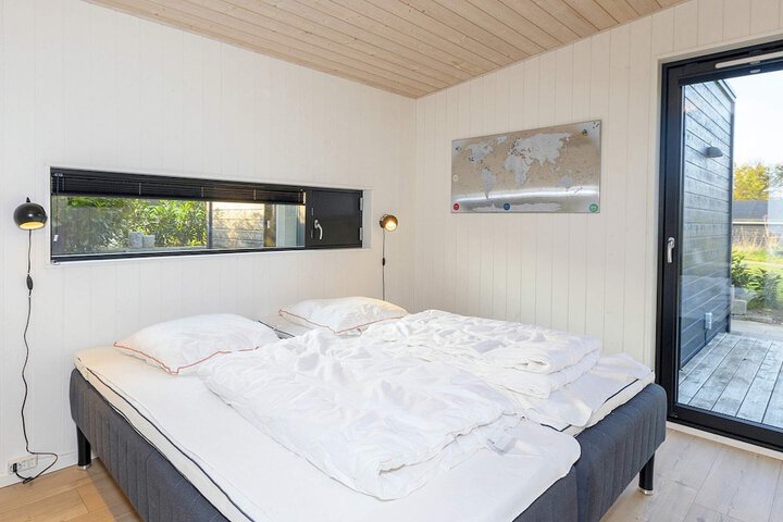 Room 3 of 37