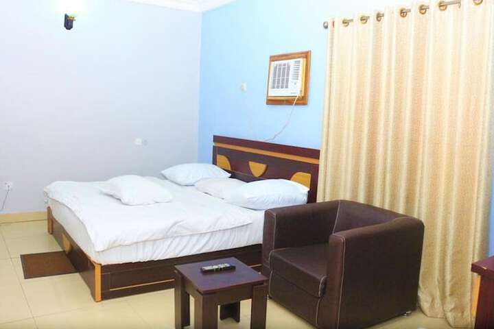 Room 7 of 26