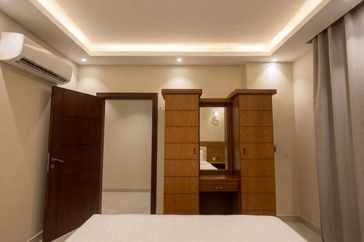 Room 16 of 40