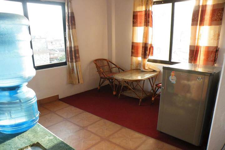 Room 4 of 17