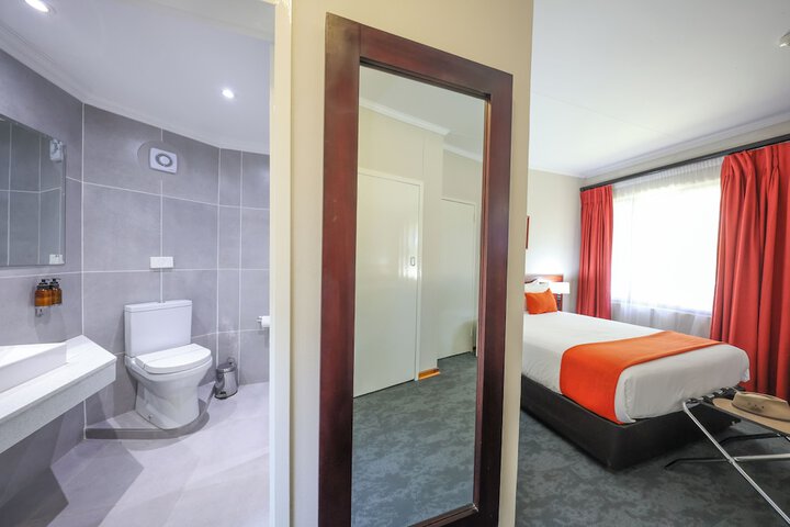 Room 10 of 44
