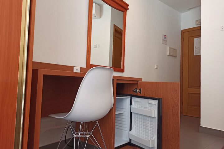 Room 8 of 52