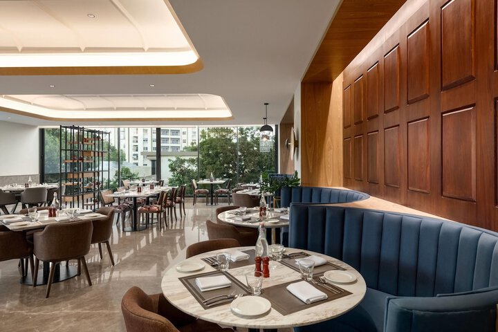 Dining 65 of 81