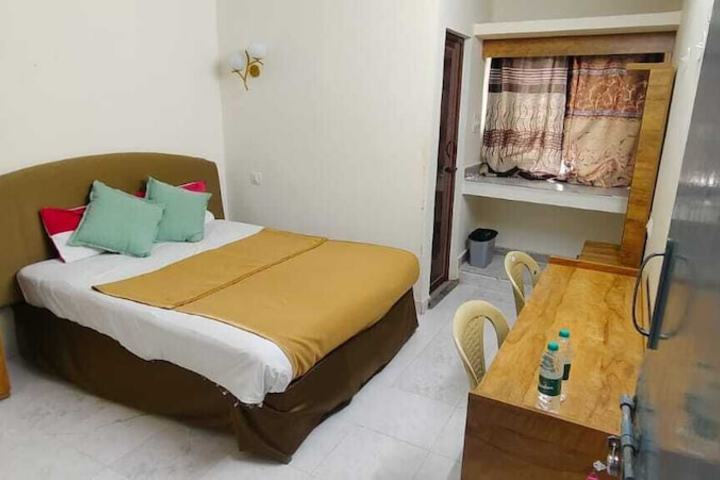 Room 15 of 36