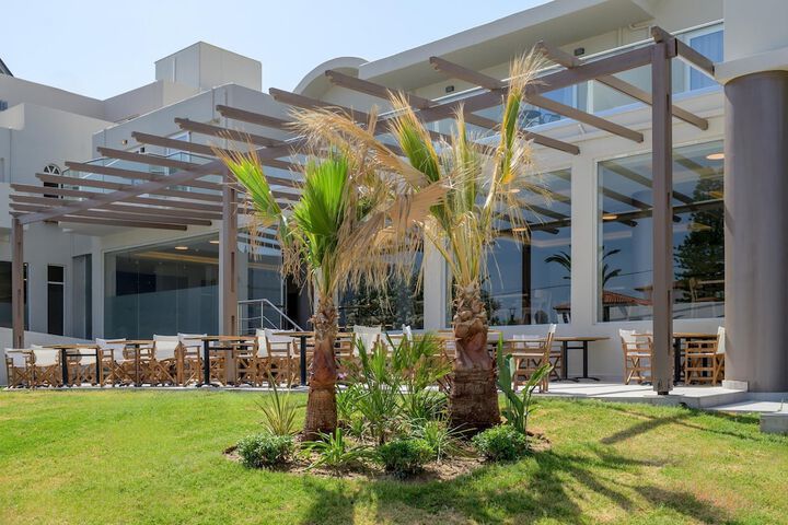 Hotel Exterior 108 of 123