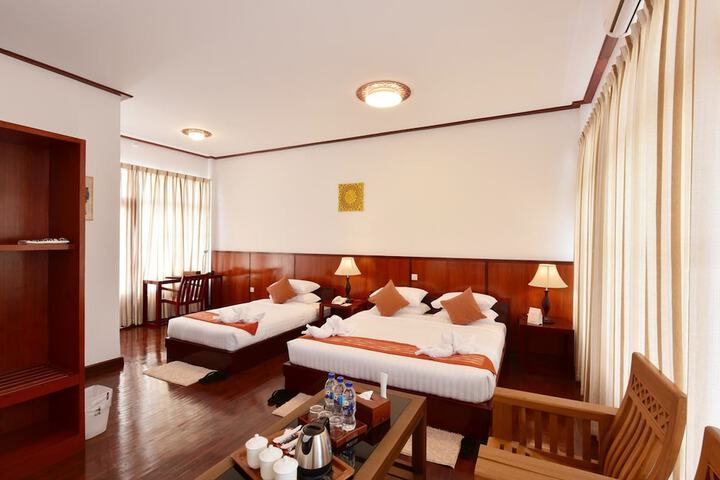 Room 5 of 28