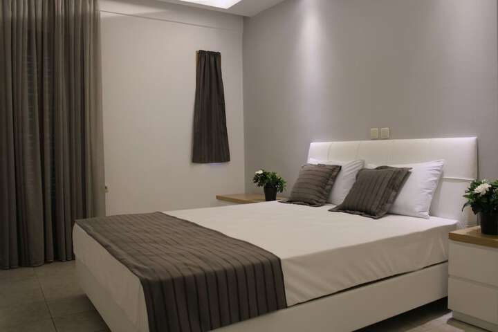 Room 6 of 37
