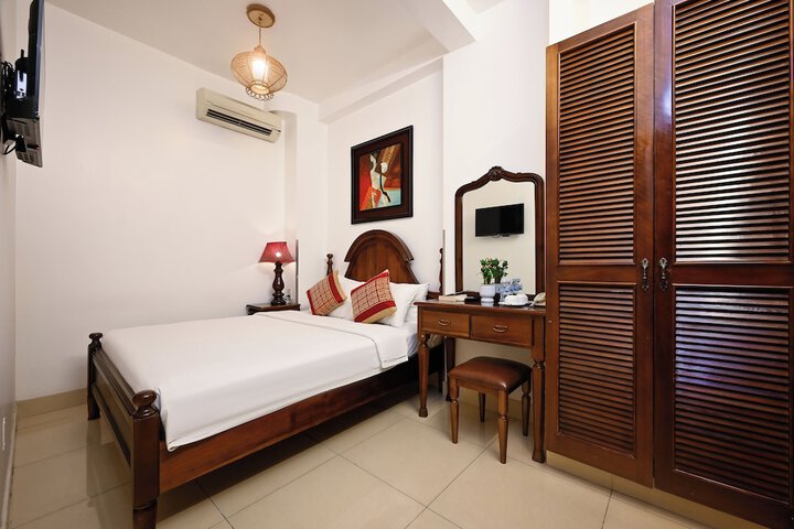 Room 5 of 53