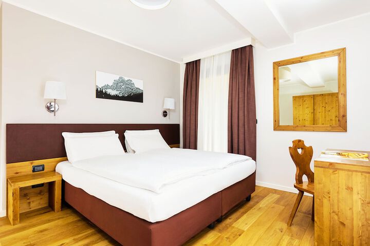 Room 5 of 48