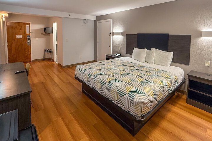 Room 16 of 48