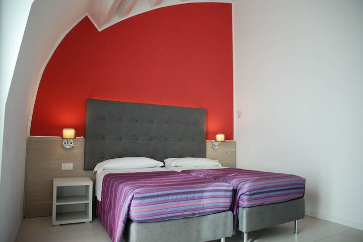 Room 9 of 69