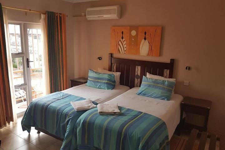 Room 9 of 35