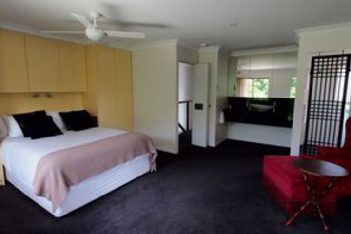 Room 5 of 22
