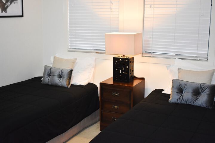 Room 10 of 21