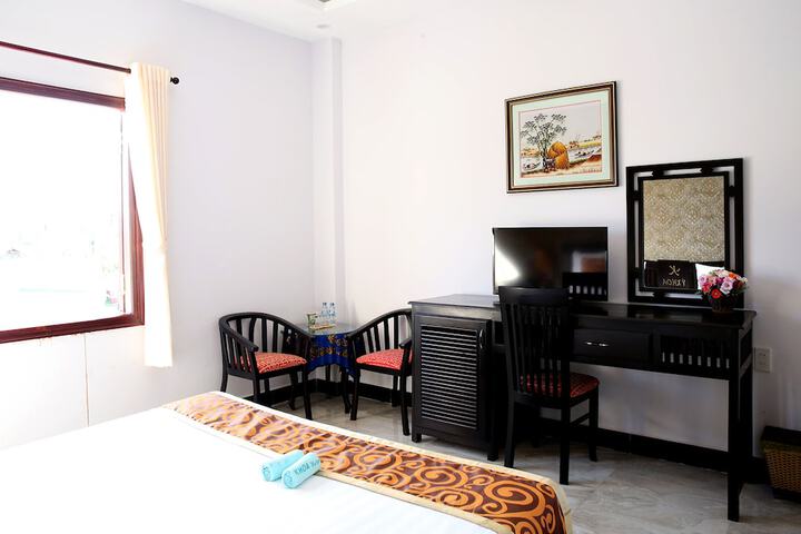 Room 32 of 84