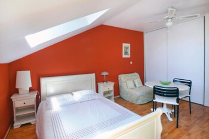 Room 15 of 17