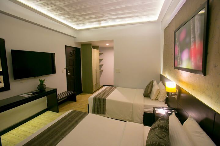 Room 14 of 61