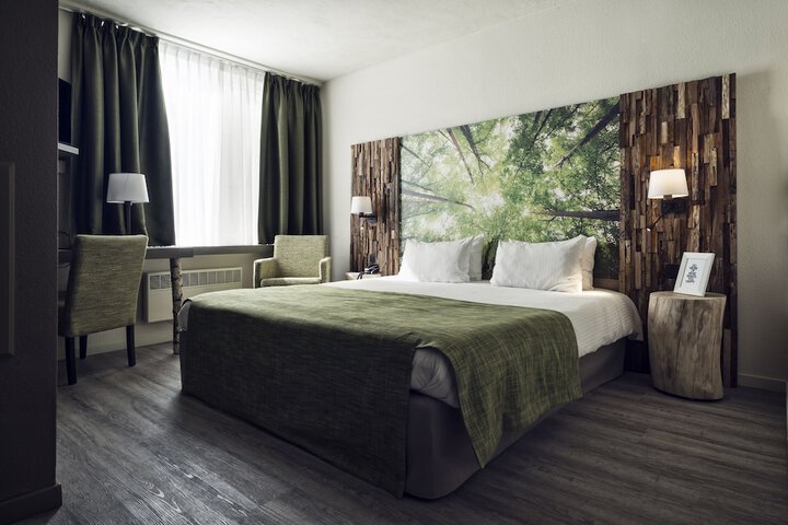 Room 2 of 37