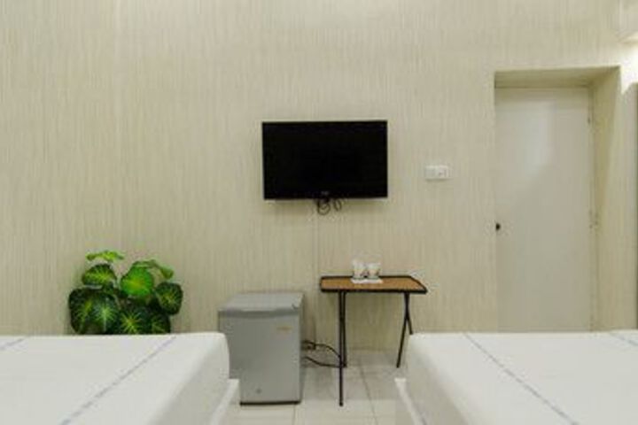 Room 33 of 43