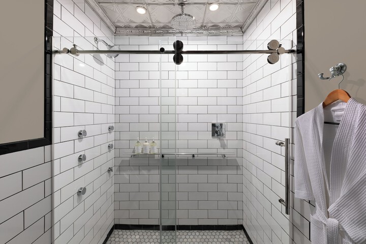 Room 135 of 282