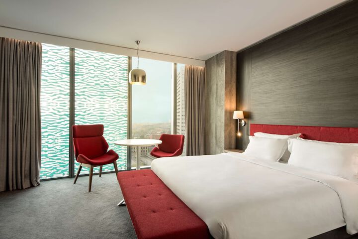 Room 16 of 37