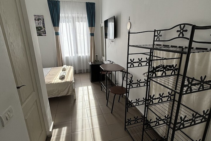 Room 26 of 109