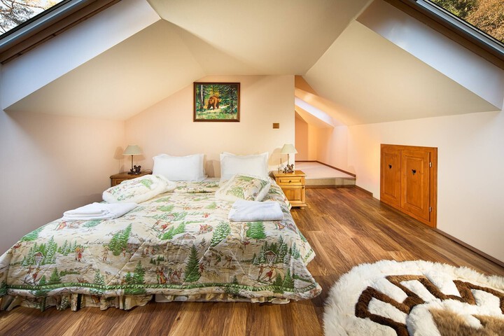 Room 9 of 47