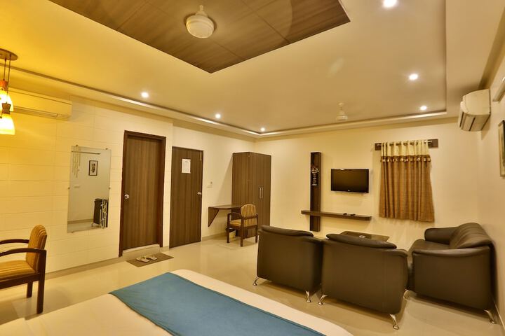 Room 10 of 24