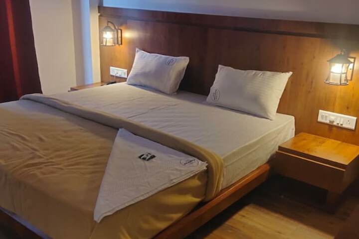Room 3 of 15