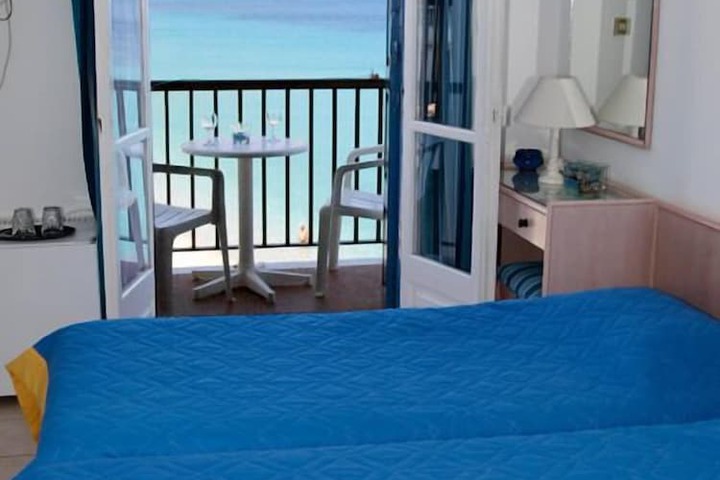 Room 6 of 21