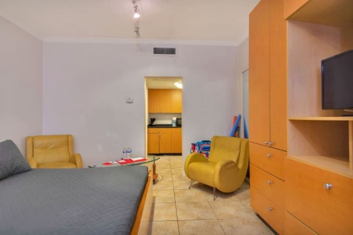 Room 6 of 51
