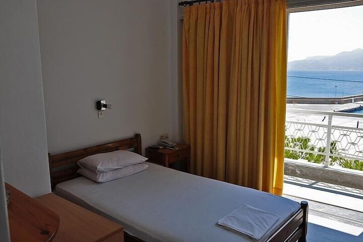 Room 13 of 25