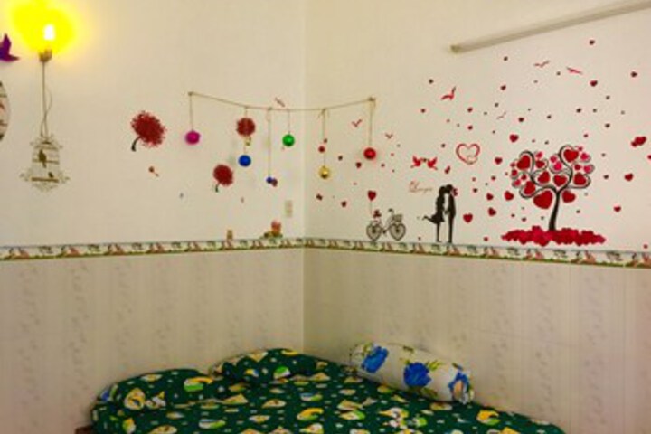 Room 8 of 44