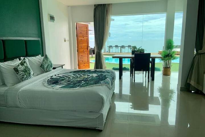 Room 27 of 94