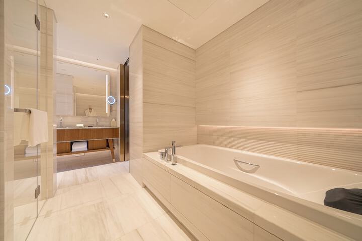 Room 42 of 68