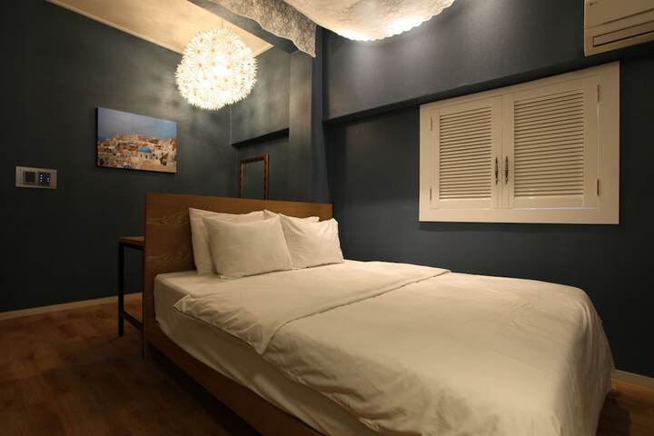 Room 14 of 42