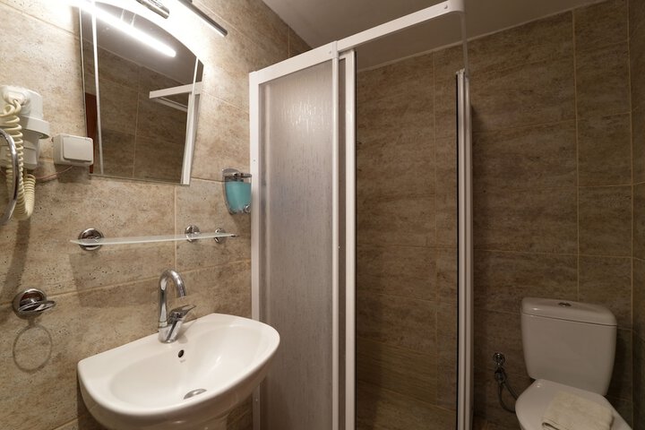 Room 63 of 140