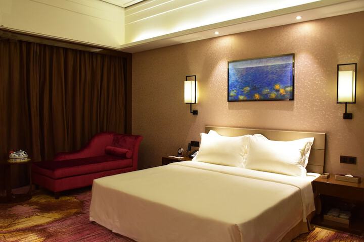Room 7 of 51