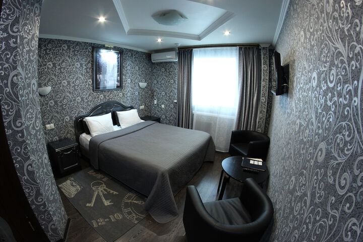 Room 3 of 11