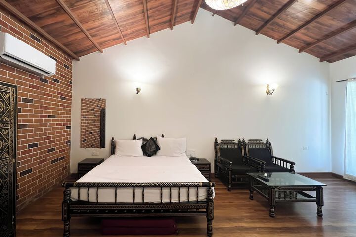 Room 2 of 35
