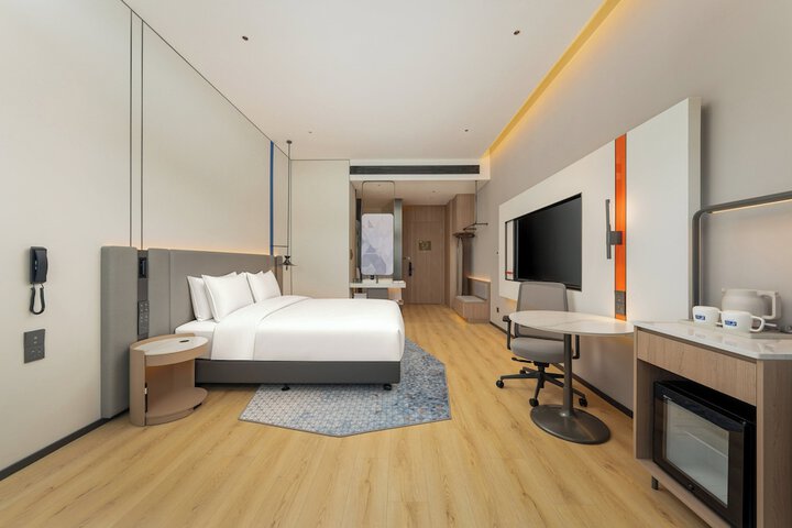 Room 25 of 46