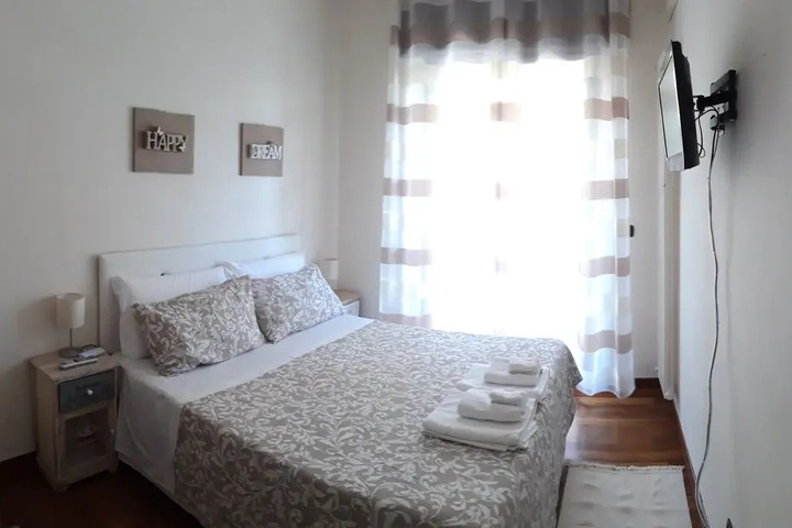 Room 4 of 13