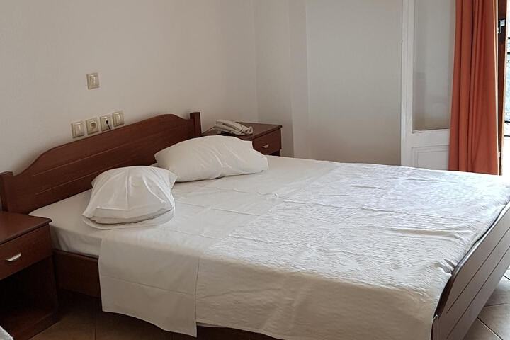 Room 25 of 57