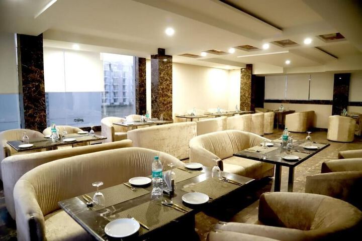 Dining 11 of 21