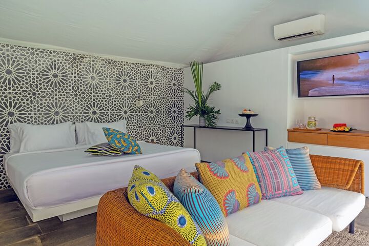 Room 2 of 71