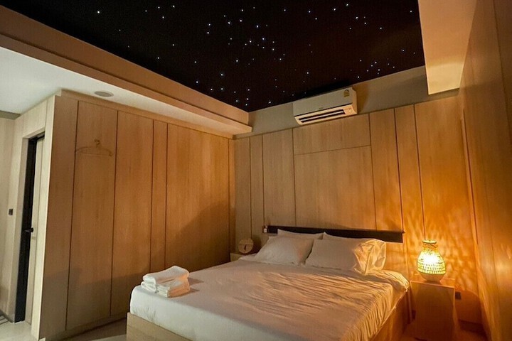 Room 3 of 20